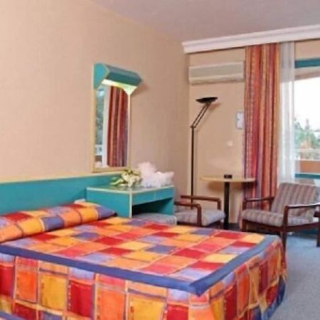 Merlin Beach Park Hotel Tosmur Exteriér fotografie